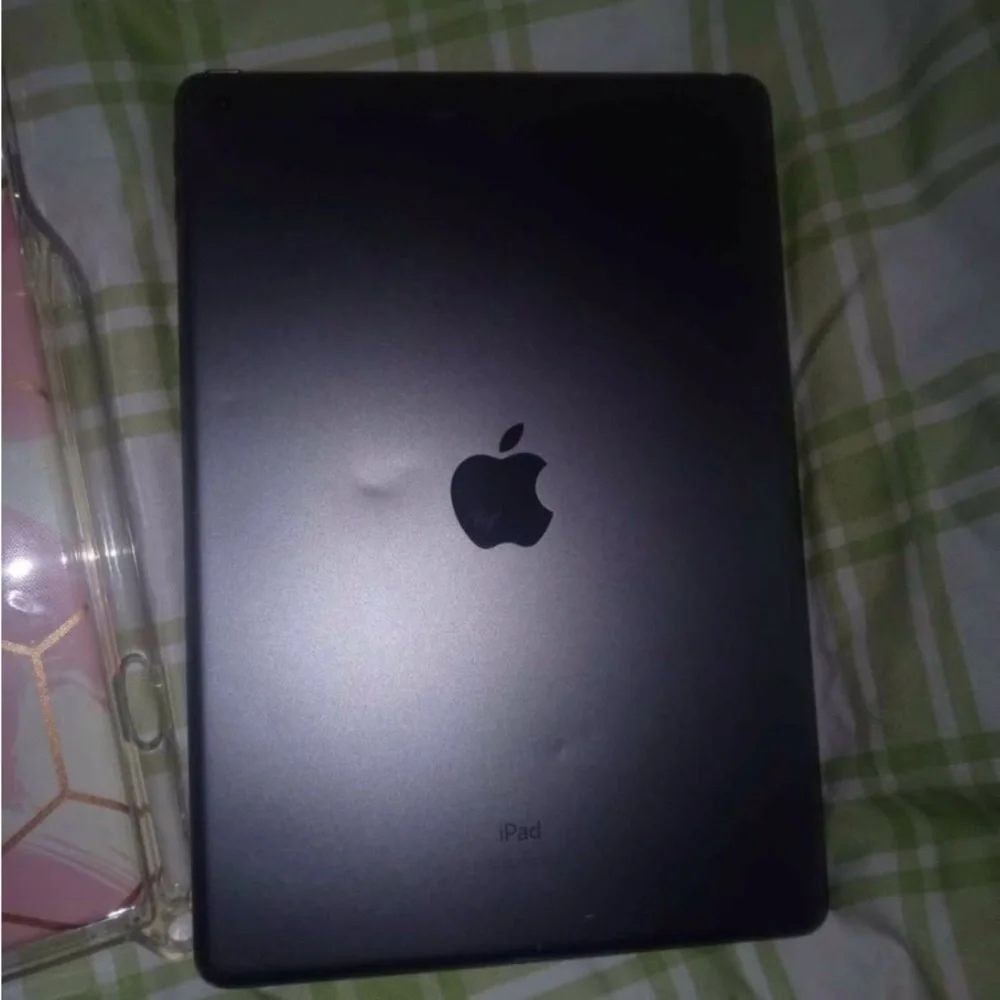 iPad 10.2 (LOCKED)7th generation